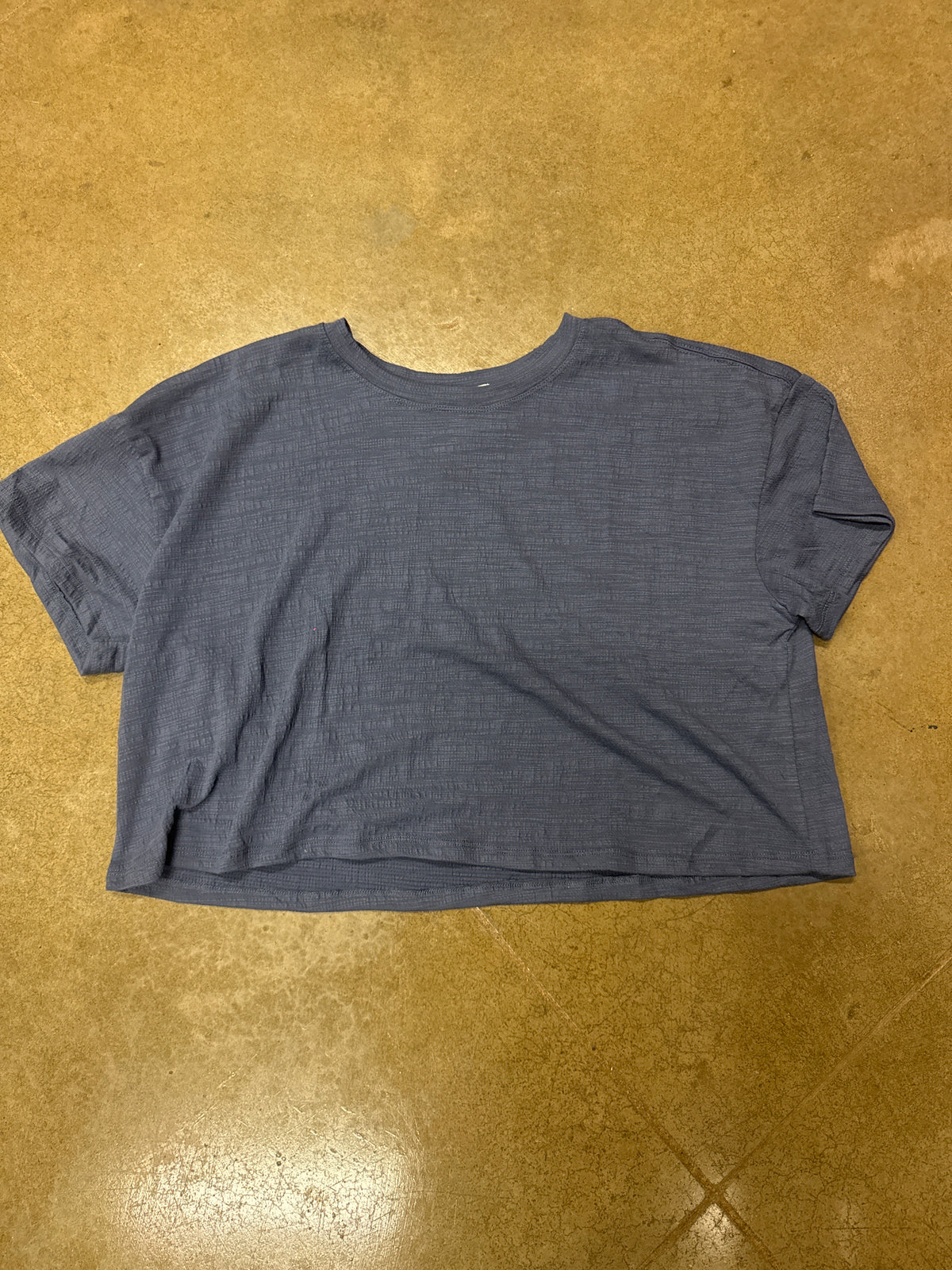 Sway Textured Cropped Tee – Worn Blue