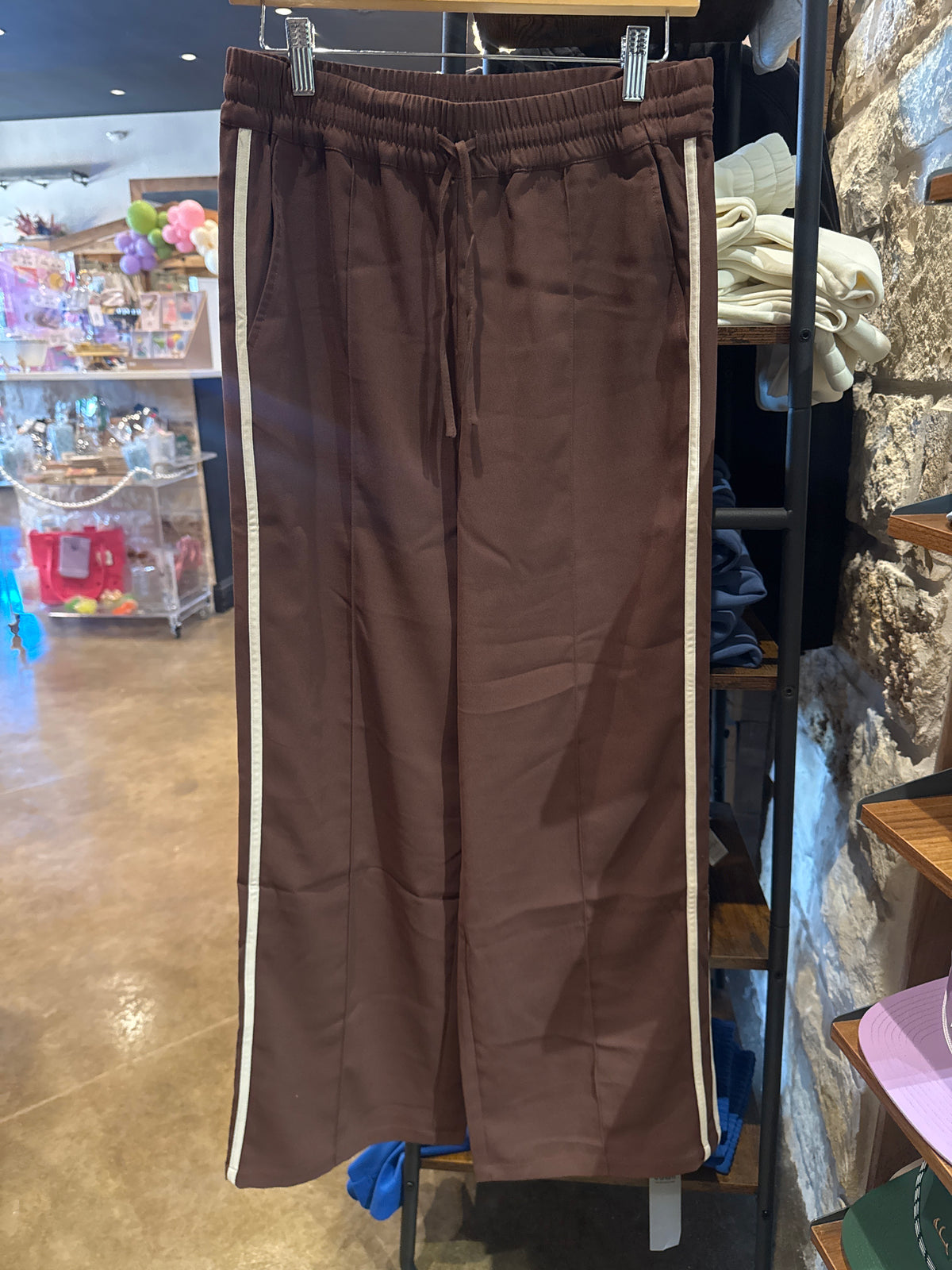 Saunder Track Pant Sandalwood